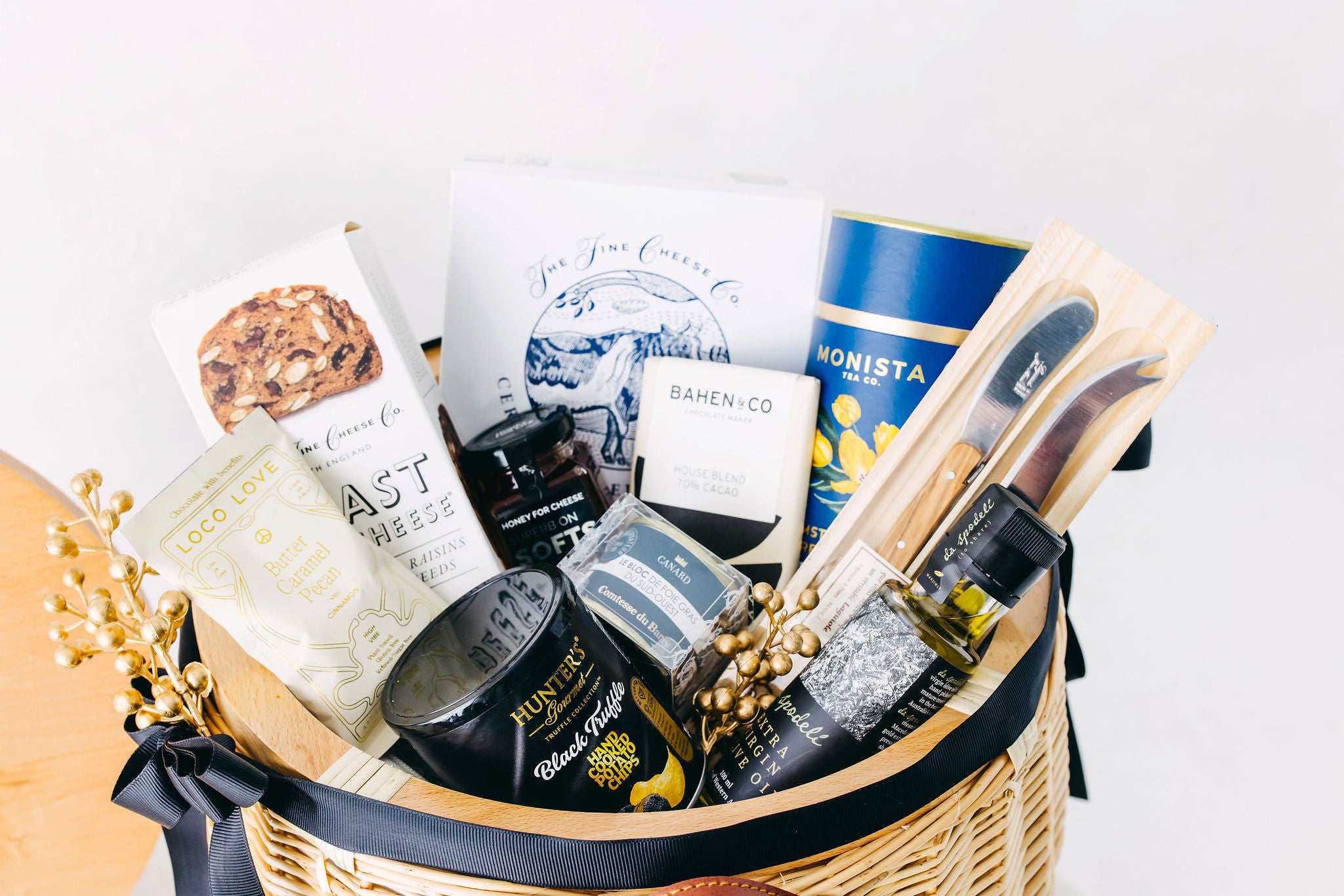 Signature Gourmet Picnic Basket Hamper