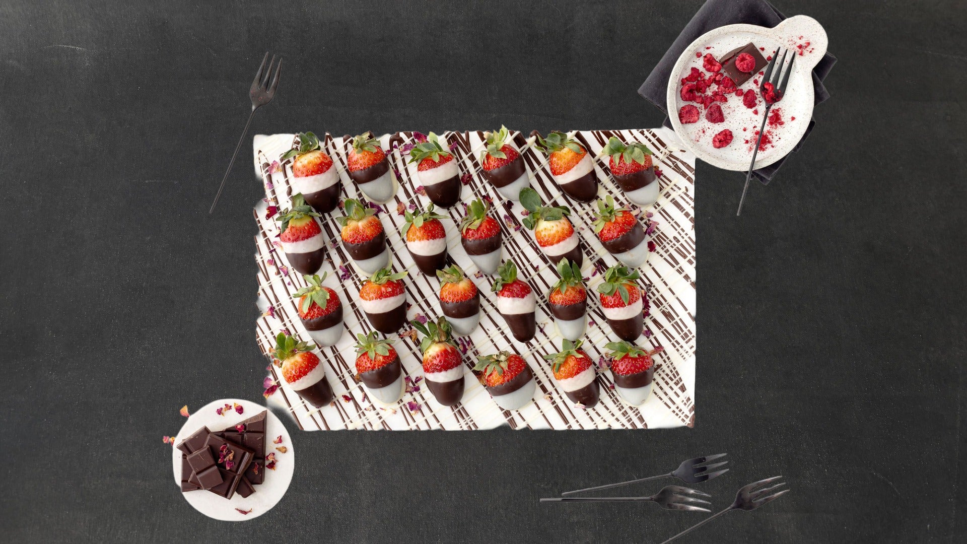 Valentines Day Chocolate-Coated Strawberries